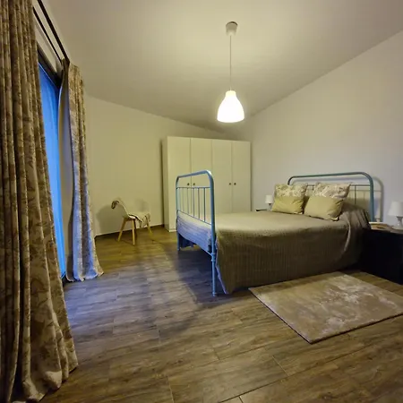 Estrela Do Frade Holiday home *